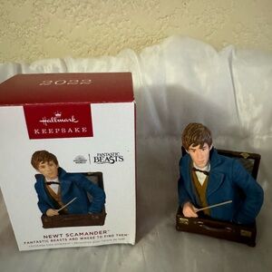 Hallmark Christmas Ornament Newt Scamander, fantastic beasts.